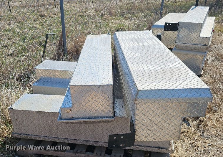 image for item DQ8630 (17) toolboxes