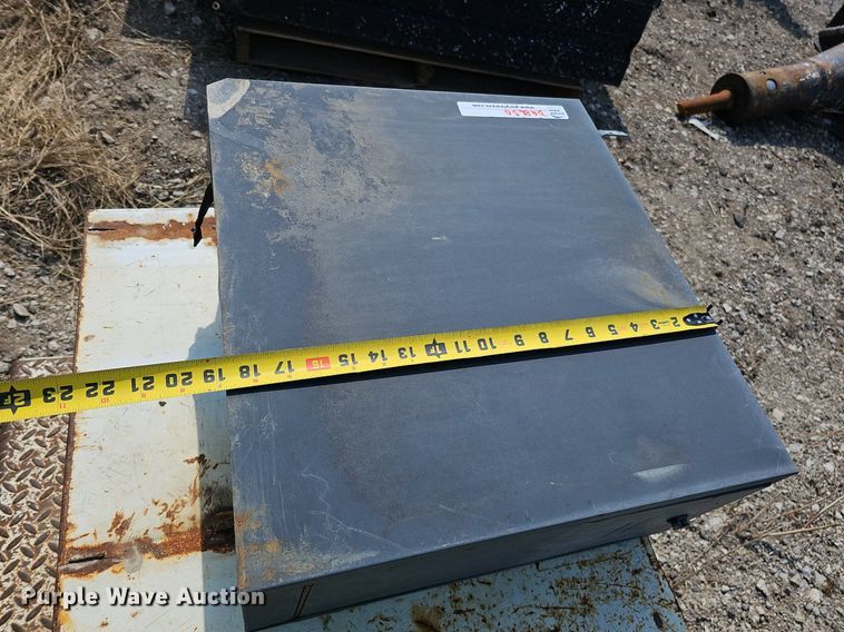 image for item DQ8630 (17) toolboxes