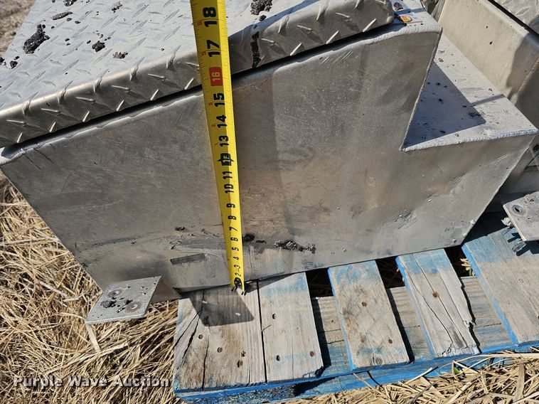 image for item DQ8630 (17) toolboxes