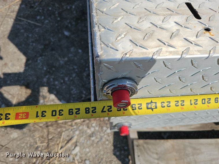 image for item DQ8631 (13) toolboxes