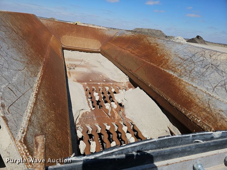 image for item DQ8635 2005 Metso Lokotrack LT1213S crusher