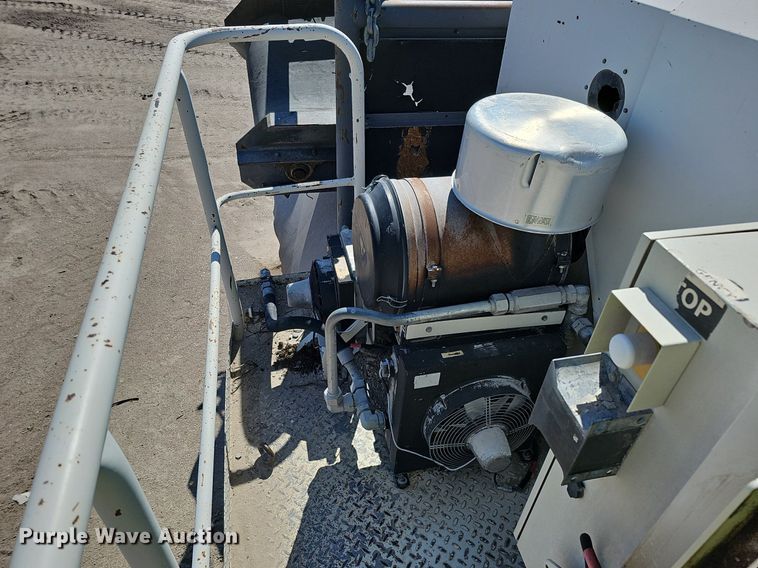 image for item DQ8635 2005 Metso Lokotrack LT1213S crusher