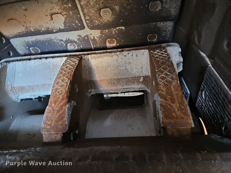 image for item DQ8635 2005 Metso Lokotrack LT1213S crusher