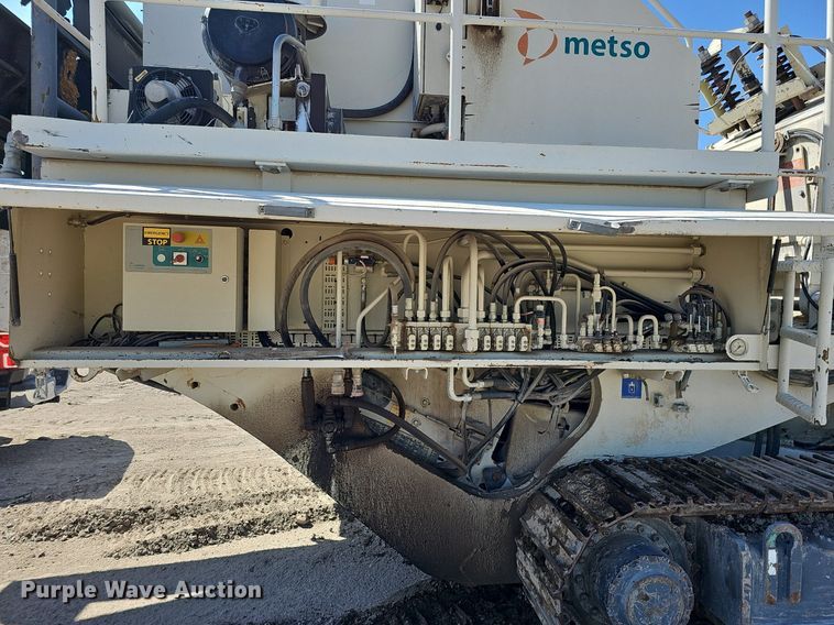 image for item DQ8635 2005 Metso Lokotrack LT1213S crusher