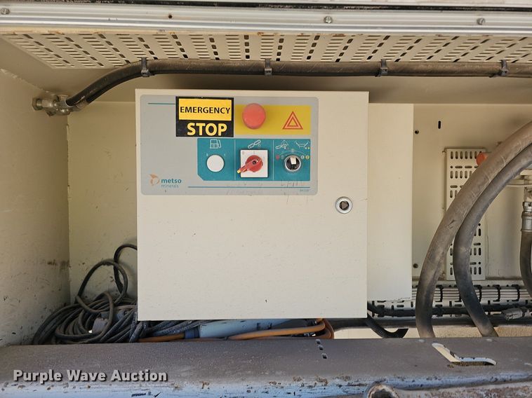 image for item DQ8635 2005 Metso Lokotrack LT1213S crusher