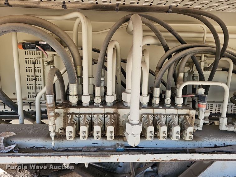 image for item DQ8635 2005 Metso Lokotrack LT1213S crusher