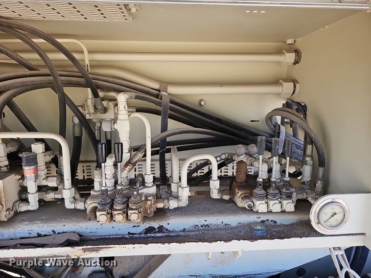 image for item DQ8635 2005 Metso Lokotrack LT1213S crusher