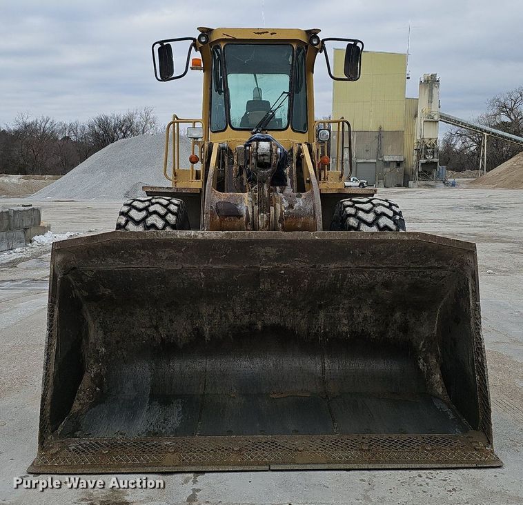image for item DQ8643 1987 Caterpillar  950B wheel loader