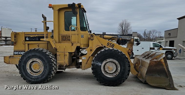 image for item DQ8643 1987 Caterpillar  950B wheel loader