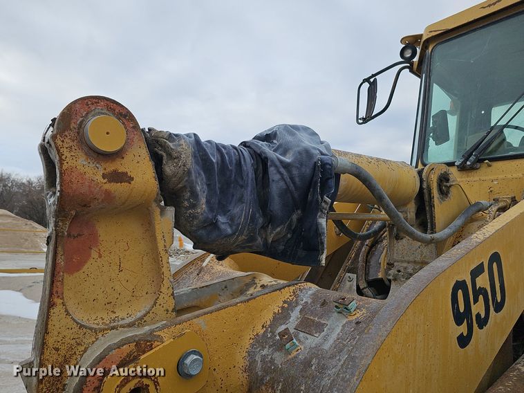 image for item DQ8643 1987 Caterpillar  950B wheel loader
