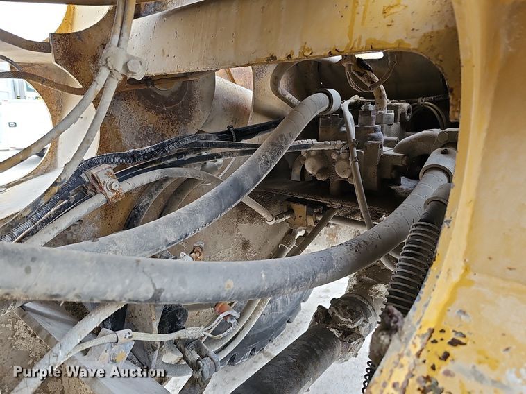 image for item DQ8643 1987 Caterpillar  950B wheel loader