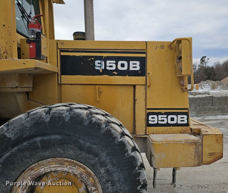 image for item DQ8643 1987 Caterpillar  950B wheel loader