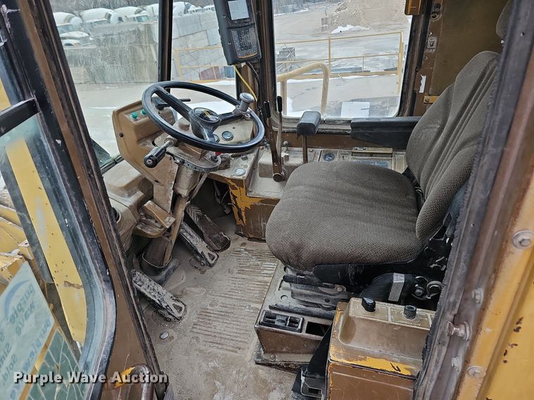 image for item DQ8643 1987 Caterpillar  950B wheel loader