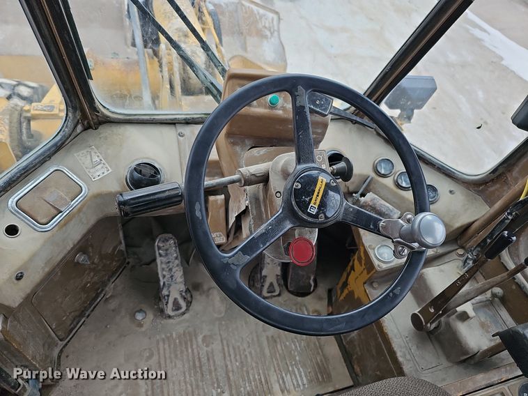 image for item DQ8643 1987 Caterpillar  950B wheel loader