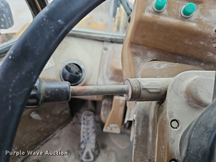 image for item DQ8643 1987 Caterpillar  950B wheel loader