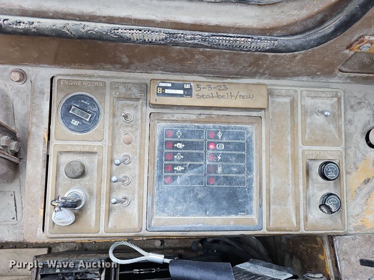 image for item DQ8643 1987 Caterpillar  950B wheel loader