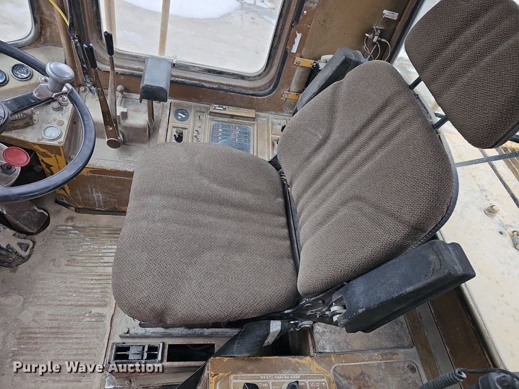 image for item DQ8643 1987 Caterpillar  950B wheel loader