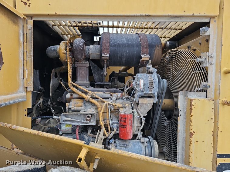 image for item DQ8643 1987 Caterpillar  950B wheel loader