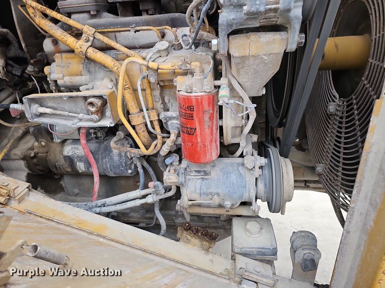 image for item DQ8643 1987 Caterpillar  950B wheel loader