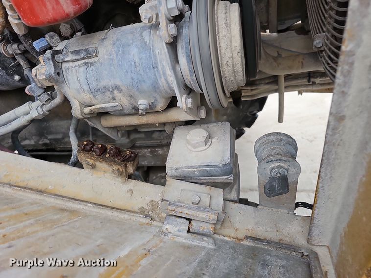 image for item DQ8643 1987 Caterpillar  950B wheel loader