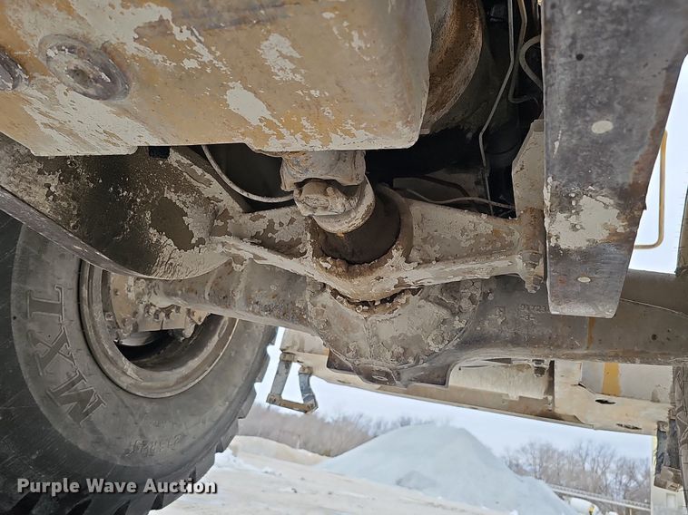 image for item DQ8643 1987 Caterpillar  950B wheel loader