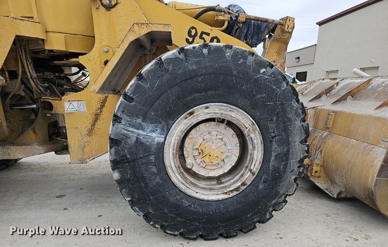 image for item DQ8643 1987 Caterpillar  950B wheel loader