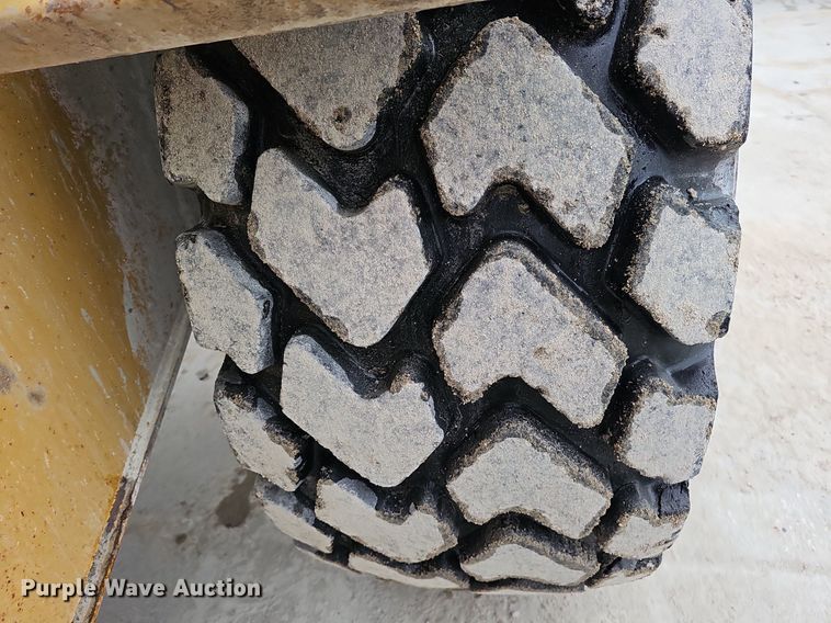 image for item DQ8643 1987 Caterpillar  950B wheel loader
