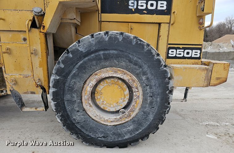 image for item DQ8643 1987 Caterpillar  950B wheel loader