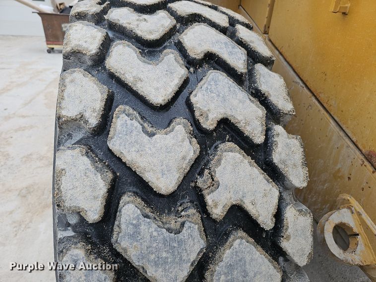 image for item DQ8643 1987 Caterpillar  950B wheel loader