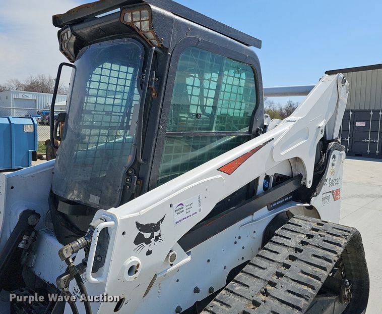 image for item DQ8645 2019 Bobcat T870 tracked skid steer loader