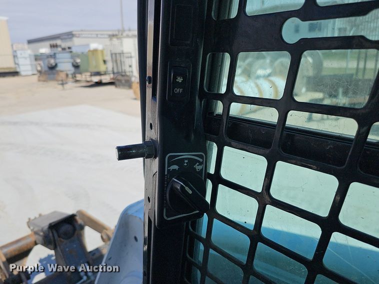 image for item DQ8645 2019 Bobcat T870 tracked skid steer loader