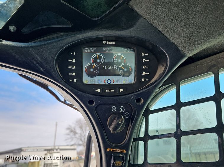 image for item DQ8645 2019 Bobcat T870 tracked skid steer loader