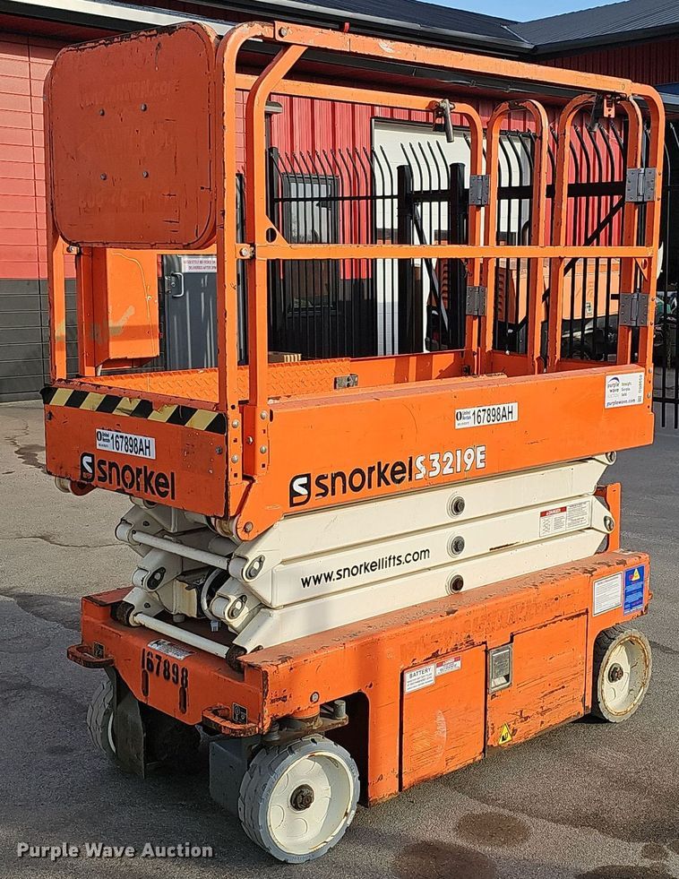 image for item DQ8659 2016 Snorkel S3219E scissor lift