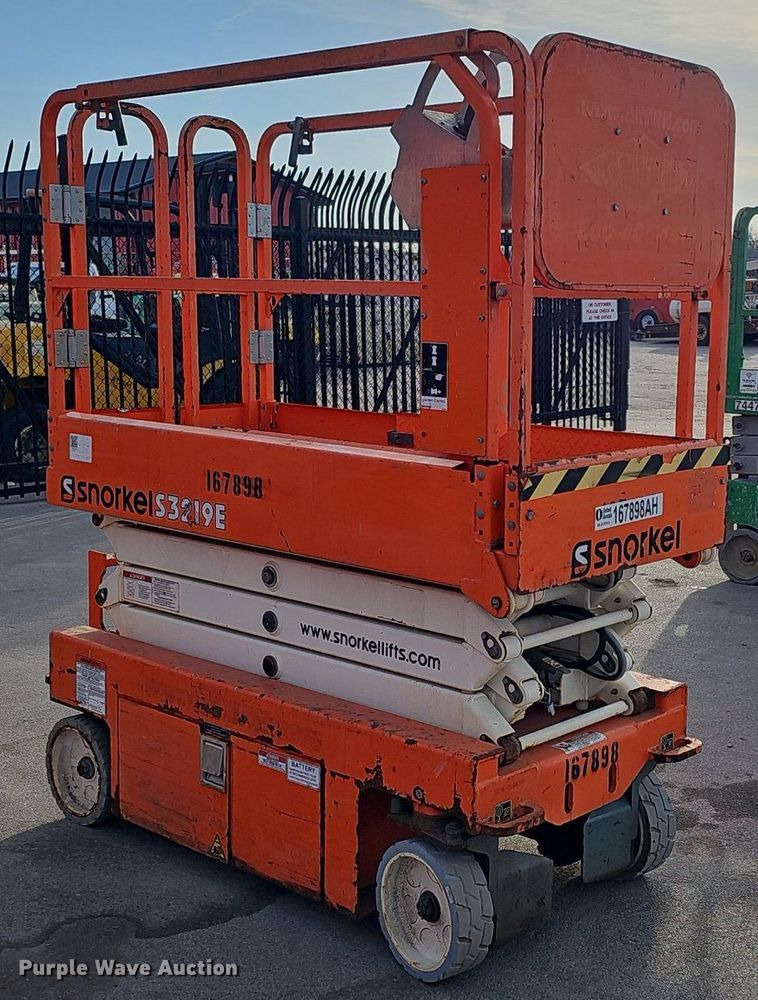 image for item DQ8659 2016 Snorkel S3219E scissor lift
