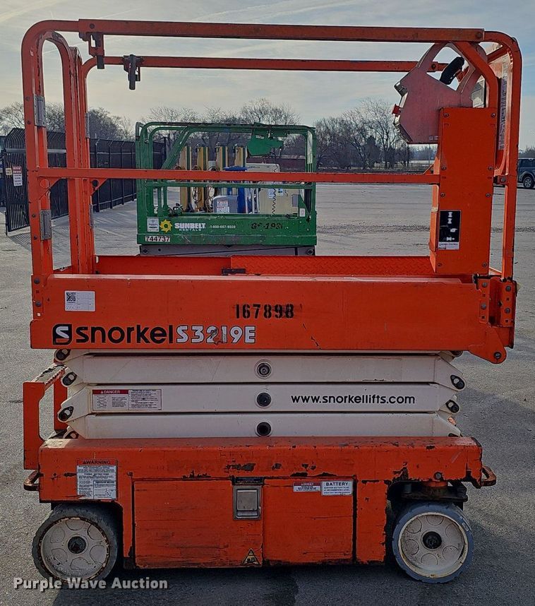image for item DQ8659 2016 Snorkel S3219E scissor lift