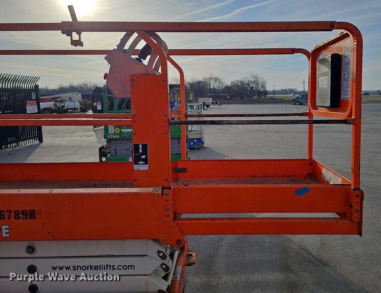 image for item DQ8659 2016 Snorkel S3219E scissor lift