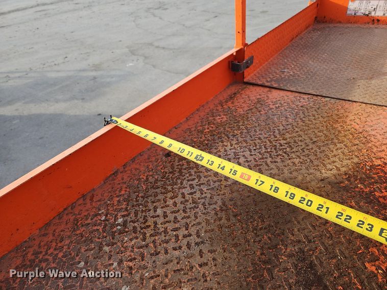 image for item DQ8659 2016 Snorkel S3219E scissor lift