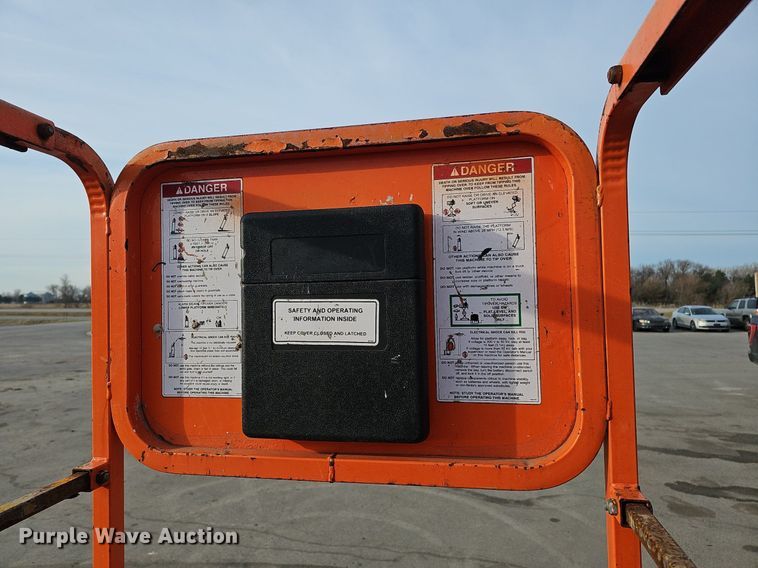 image for item DQ8659 2016 Snorkel S3219E scissor lift