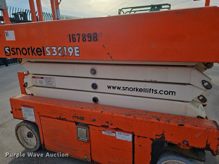 image for item DQ8659 2016 Snorkel S3219E scissor lift