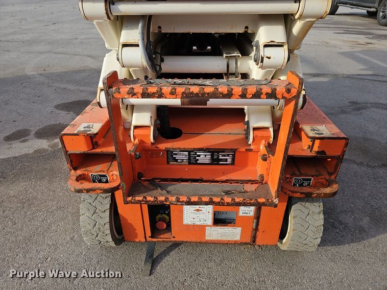 image for item DQ8659 2016 Snorkel S3219E scissor lift