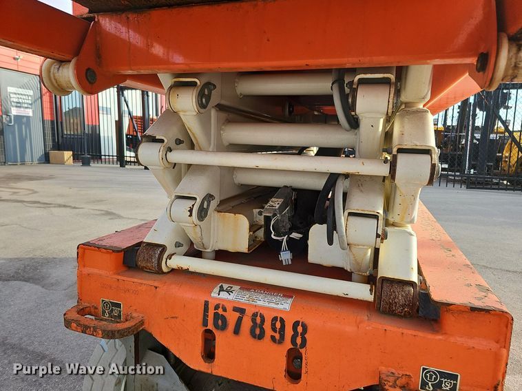 image for item DQ8659 2016 Snorkel S3219E scissor lift