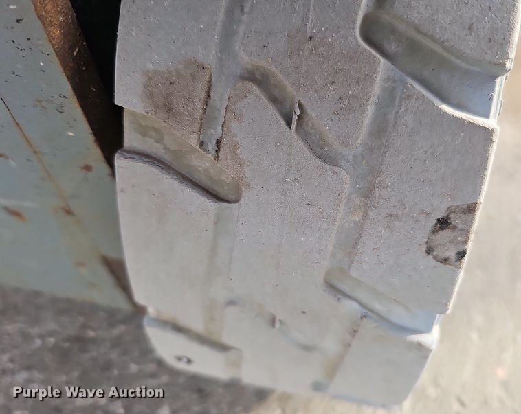 image for item DQ8659 2016 Snorkel S3219E scissor lift