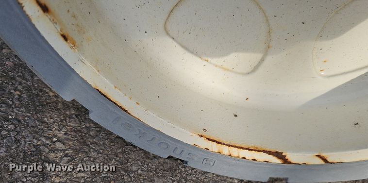 image for item DQ8659 2016 Snorkel S3219E scissor lift