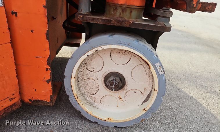 image for item DQ8659 2016 Snorkel S3219E scissor lift