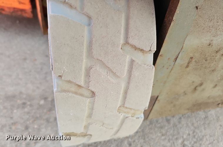 image for item DQ8659 2016 Snorkel S3219E scissor lift