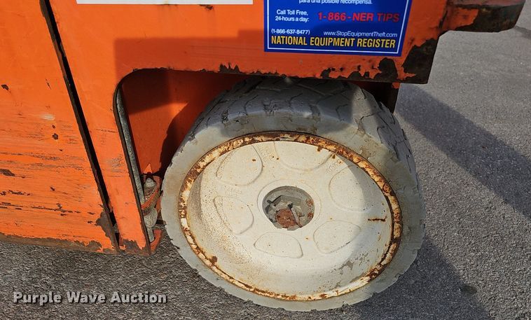 image for item DQ8659 2016 Snorkel S3219E scissor lift