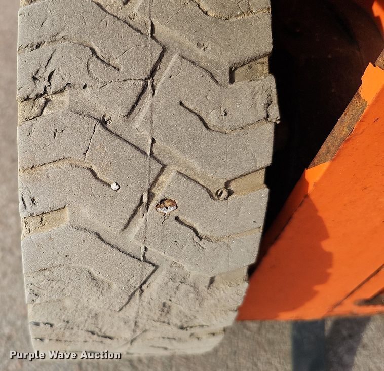 image for item DQ8659 2016 Snorkel S3219E scissor lift