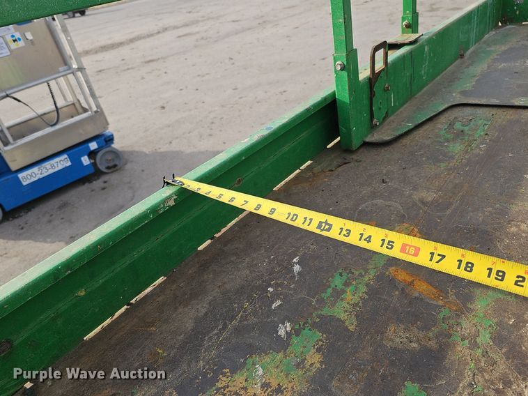 image for item DQ8660 2015 Genie GS-1930 scissor lift