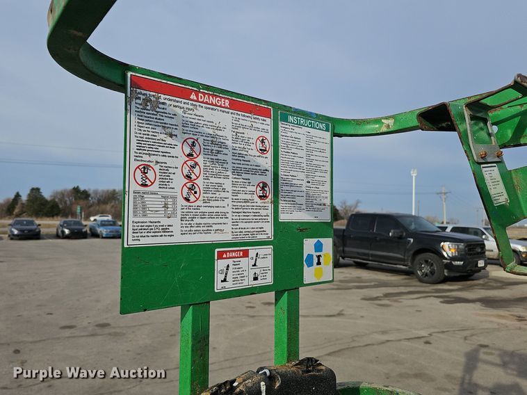 image for item DQ8660 2015 Genie GS-1930 scissor lift