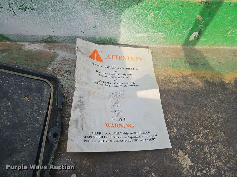 image for item DQ8660 2015 Genie GS-1930 scissor lift